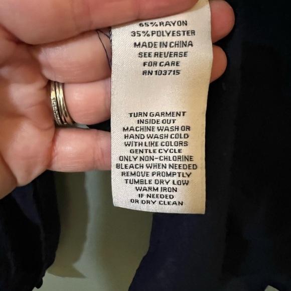 Nanette Lepore navy long sleeve front pleat blouse size medium - Picture 7 of 8